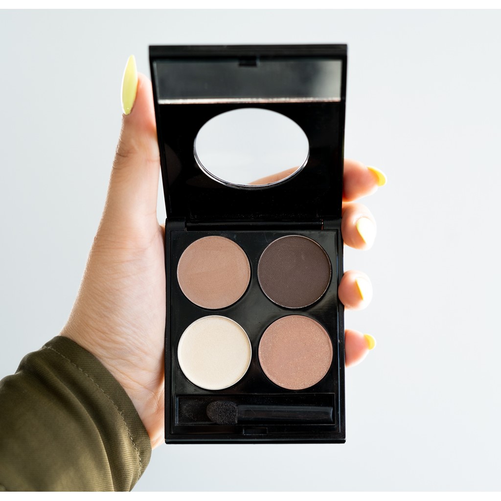 Se Mineralogie Shadow Compact Neutrally Yours 4x1,4g. Driftwood, Sepia, Cameo hos Skinworld.dk